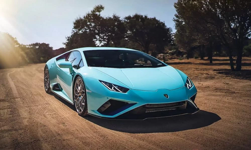 Lamborghini με…αύρα ελληνική: Η ξεχωριστή διαφήμιση και η έκπληξη της εταιρείας